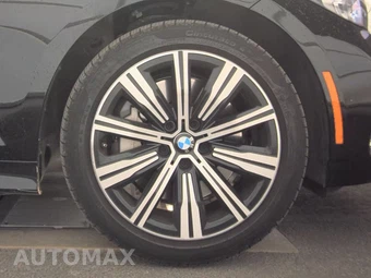2025 BMW 3 Series Sedan 330i xDrive - miniatura 10