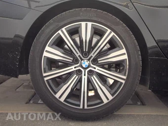 2025 BMW 3 Series Sedan 330i xDrive - miniatura 11
