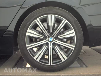 2025 BMW 3 Series Sedan 330i xDrive - miniatura 12