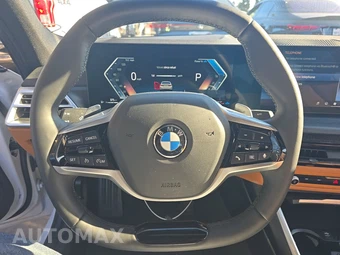 2025 BMW 3 Series Sedan 330i xDrive - miniatura 10