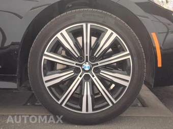 2025 BMW 3 Series Sedan 330i xDrive - miniatura 10