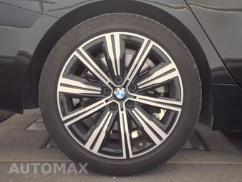 2025 BMW 3 Series Sedan 330i xDrive - miniatura 11