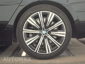2025 BMW 3 Series Sedan 330i xDrive - miniatura 12