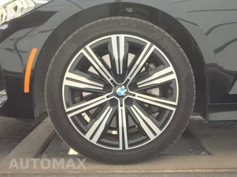 2025 BMW 3 Series Sedan 330i xDrive - miniatura 9