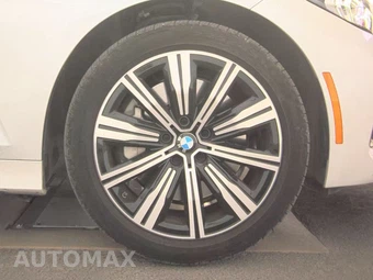 2025 BMW 3 Series Sedan 330i xDrive - miniatura 10