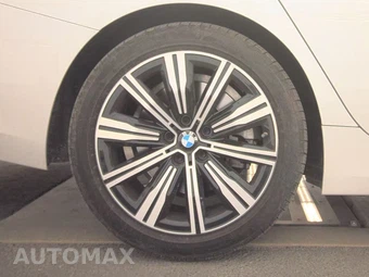 2025 BMW 3 Series Sedan 330i xDrive - miniatura 11