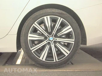 2025 BMW 3 Series Sedan 330i xDrive - miniatura 12