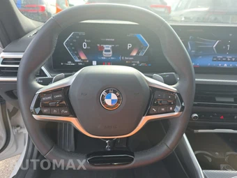 2025 BMW 3 Series Sedan 330i xDrive - miniatura 16