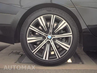 2025 BMW 3 Series Sedan 330i xDrive - miniatura 11