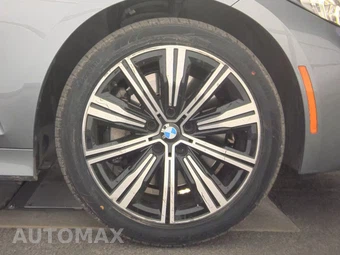 2025 BMW 3 Series Sedan 330i xDrive - miniatura 10