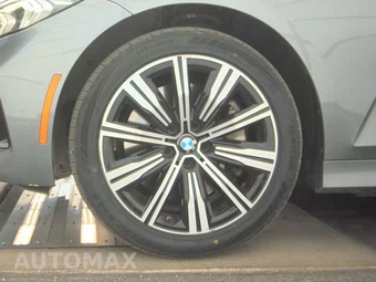 2025 BMW 3 Series Sedan 330i xDrive - miniatura 9