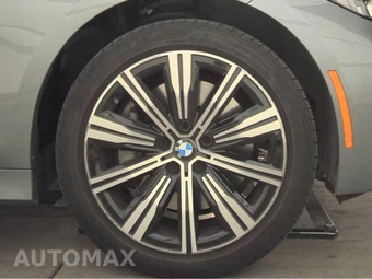2025 BMW 3 Series Sedan 330i xDrive - miniatura 10