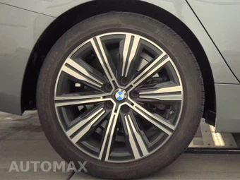 2025 BMW 3 Series Sedan 330i xDrive - miniatura 11