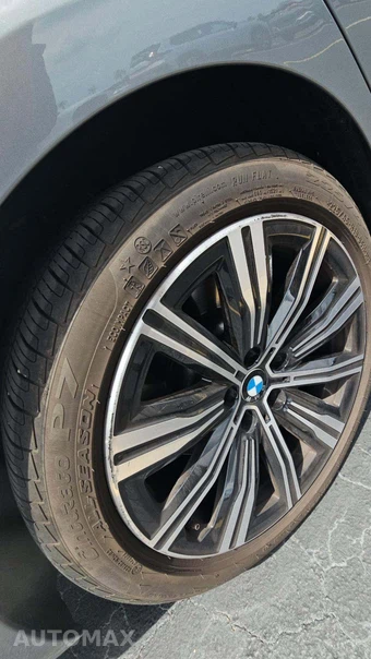2025 BMW 3 Series Sedan 330i xDrive - miniatura 27