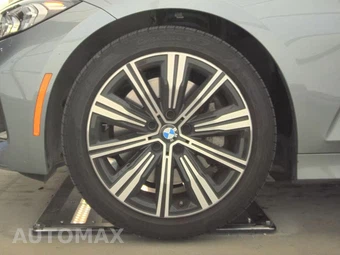 2025 BMW 3 Series Sedan 330i xDrive - miniatura 9