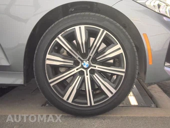 2025 BMW 3 Series Sedan 330i xDrive - miniatura 10