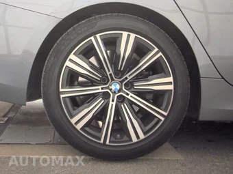 2025 BMW 3 Series Sedan 330i xDrive - miniatura 11