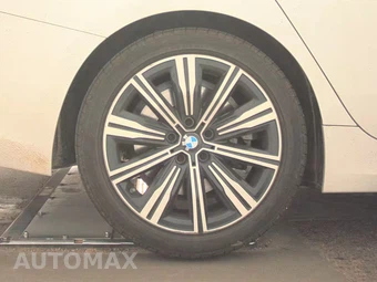 2025 BMW 3 Series Sedan 330i xDrive - miniatura 11