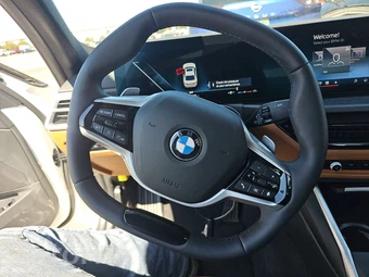 2025 BMW 3 Series Sedan 330i xDrive - miniatura 16