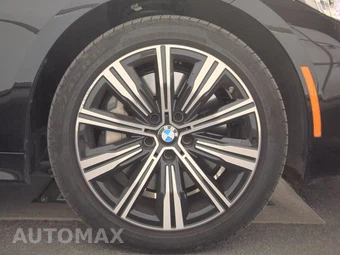 2025 BMW 3 Series Sedan 330i xDrive - miniatura 10