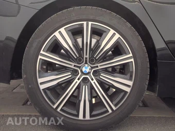2025 BMW 3 Series Sedan 330i xDrive - miniatura 11