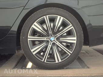 2025 BMW 3 Series Sedan 330i xDrive - miniatura 12