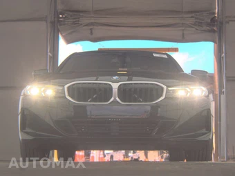 2025 BMW 3 Series Sedan 330i xDrive - miniatura 3