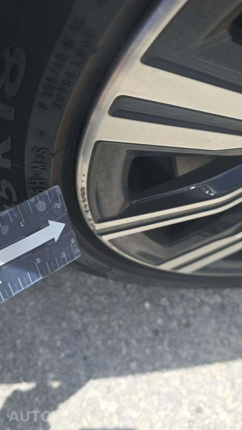2025 BMW 3 Series Sedan 330i xDrive - miniatura 30