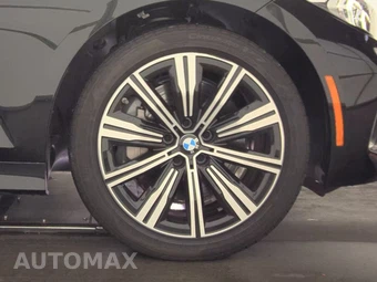 2025 BMW 3 Series Sedan 330i xDrive - miniatura 10