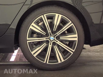 2025 BMW 3 Series Sedan 330i xDrive - miniatura 12
