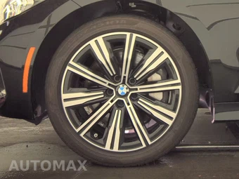 2025 BMW 3 Series Sedan 330i xDrive - miniatura 9