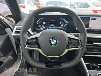 2025 BMW 3 Series Sedan 330i xDrive - miniatura 10