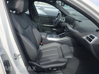 2025 BMW 3 Series Sedan 330i xDrive - miniatura 8
