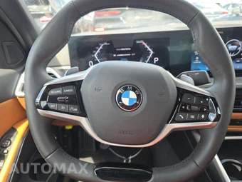 2025 BMW 3 Series Sedan 330i xDrive - miniatura 16