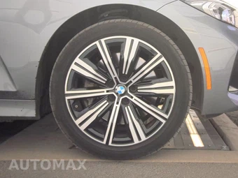 2025 BMW 3 Series Sedan 330i xDrive - miniatura 10