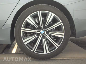2025 BMW 3 Series Sedan 330i xDrive - miniatura 12