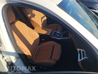 2025 BMW 3 Series Sedan 330i xDrive - miniatura 8