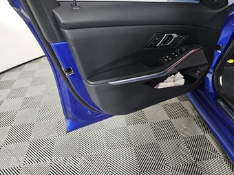 2025 BMW 3 Series Sedan M340i xDrive - miniatura 9