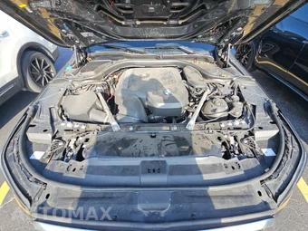 2025 BMW 5 Series Sedan 530i - miniatura 23