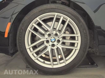 2025 BMW 5 Series Sedan 530i - miniatura 9