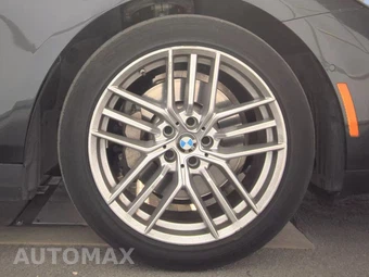 2025 BMW 5 Series Sedan 530i - miniatura 10