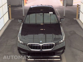 2025 BMW 5 Series Sedan 530i - miniatura 2
