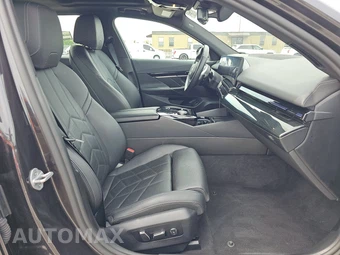 2025 BMW 5 Series Sedan 530i - miniatura 14