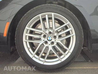 2025 BMW 5 Series Sedan 530i - miniatura 9