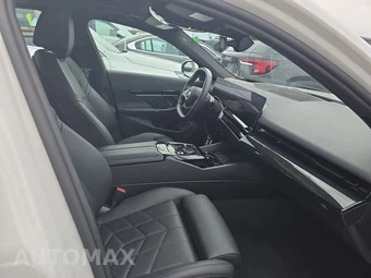 2025 BMW 5 Series Sedan 530i - miniatura 14