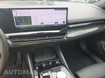 2025 BMW 5 Series Sedan 530i - miniatura 17