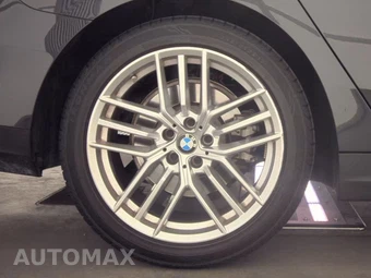 2025 BMW 5 Series Sedan 530i - miniatura 11