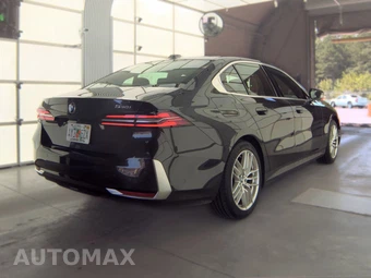 2025 BMW 5 Series Sedan 530i - miniatura 5
