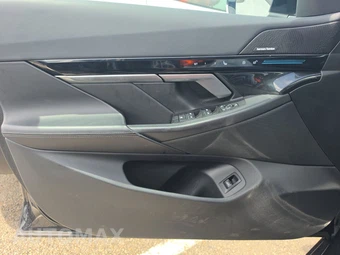 2025 BMW 5 Series Sedan 530i - miniatura 15