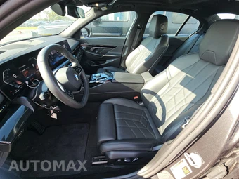 2025 BMW 5 Series Sedan 530i - miniatura 13